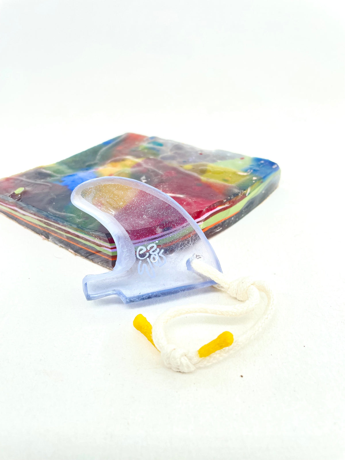 Resin Rad fin clear Keyring