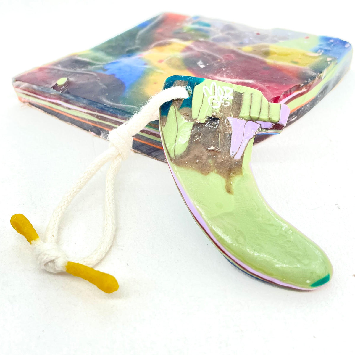 Resin Rad fin, Khaki Single Keyring