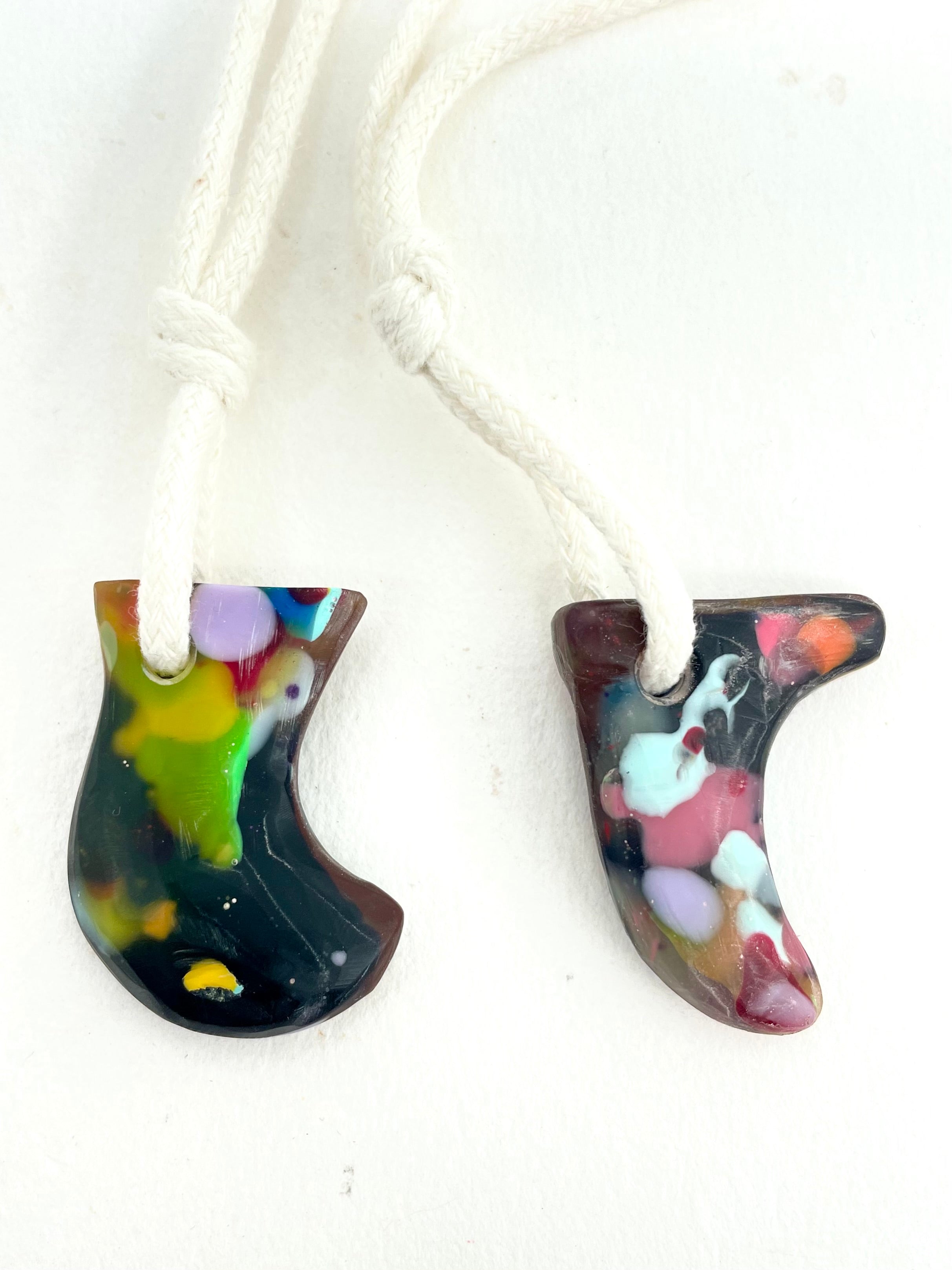 Resin Rad Fin Keyrings Bees Waxed series of 2